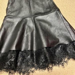 Bebe skirt